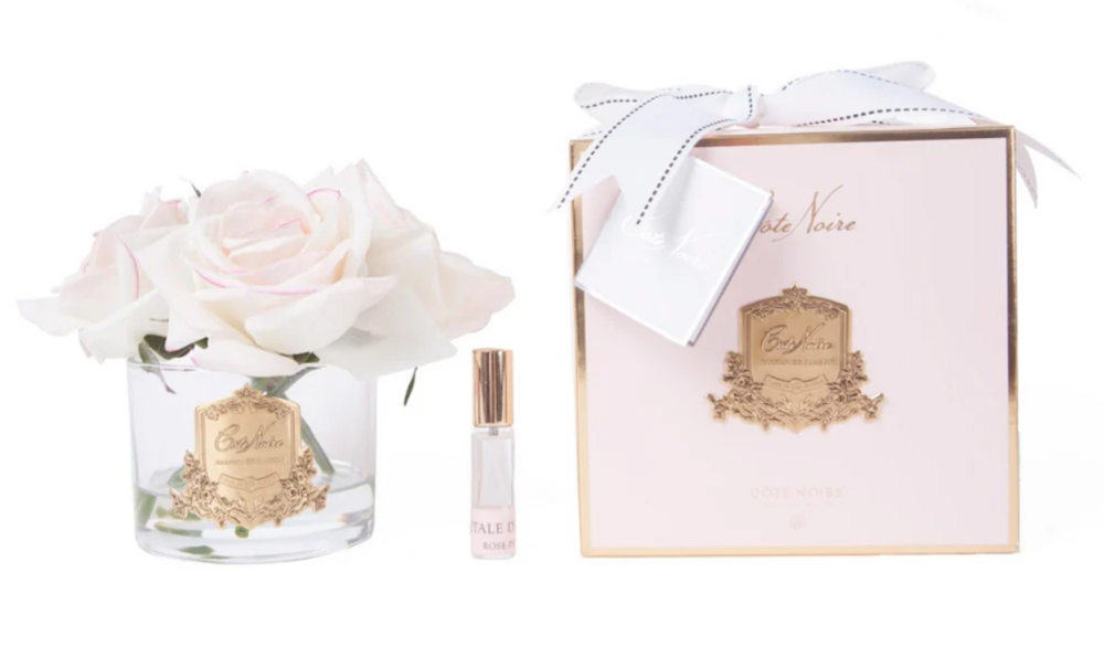 Perfumed bouquet of 5 roses in transparent vase